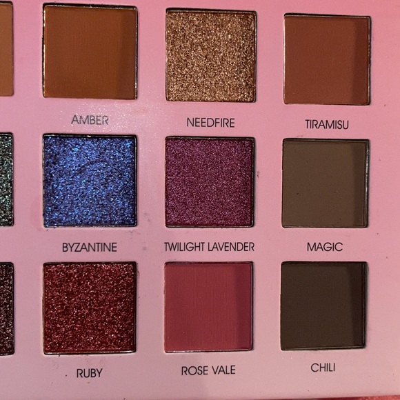 🎈SALE🎈🎀#37.MAKEUP BUNDLE🎀 - Picture 5 of 10